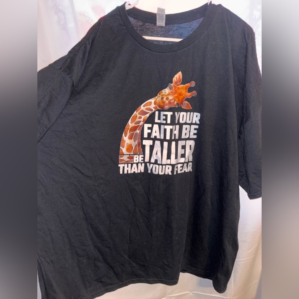 Gildan Black Short Sleeve Tee with Giraffe Print